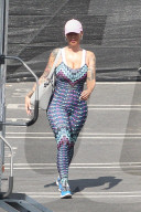 PEOPLE - Amber Rose im engen Suit auf dem Weg zum Training