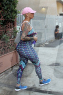 PEOPLE - Amber Rose im engen Suit auf dem Weg zum Training