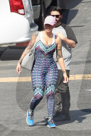 PEOPLE - Amber Rose im engen Suit auf dem Weg zum Training