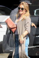 PEOPLE - Hilary Duff in Beverly Hills unterwegs