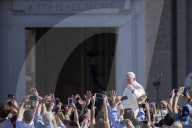 NEWS - Heiligsprechung auf dem Petersplatz: Papst feiert neue Heilige