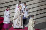 NEWS - Heiligsprechung auf dem Petersplatz: Papst feiert neue Heilige
