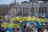 NEWS - Heiligsprechung auf dem Petersplatz: Papst feiert neue Heilige