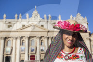 NEWS - Heiligsprechung auf dem Petersplatz: Papst feiert neue Heilige