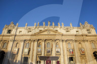 NEWS - Heiligsprechung auf dem Petersplatz: Papst feiert neue Heilige