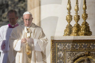 NEWS - Heiligsprechung auf dem Petersplatz: Papst feiert neue Heilige