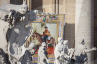 NEWS - Heiligsprechung auf dem Petersplatz: Papst feiert neue Heilige