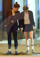 EXKLUSIV - Haben sich gefunden: Kristen Stewart und St. Vincent händchenhaltend in NYC