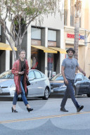 PEOPLE - Amber Heard i Begleitung eines unbekannten in Beverly Hills