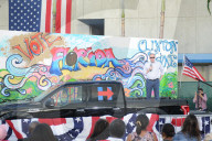 NEWS - USA: Vize-Kandidat Tim Kaine spricht von der Ladefläche eines Pick-Ups in Miami