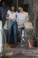 PEOPLE - Lady-Lunch: Cara Santana und Olivia Culpo verlassen das Ivy