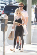 PEOPLE - Emma ROberts und Evan Peters verlassen das Gym in Holywood