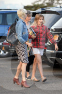 PEOPLE - Michelle Williams mit Mutter und Tochter in Brookyln unterwegs