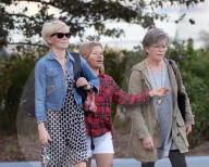 PEOPLE - Michelle Williams mit Mutter und Tochter in Brookyln unterwegs