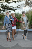 PEOPLE - Michelle Williams mit Mutter und Tochter in Brookyln unterwegs