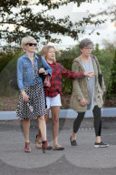 PEOPLE - Michelle Williams mit Mutter und Tochter in Brookyln unterwegs