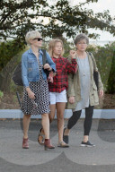 PEOPLE - Michelle Williams mit Mutter und Tochter in Brookyln unterwegs
