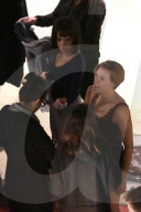 PEOPLE - Scarlett Johansson steht für "Rock that Body" vor der Linse