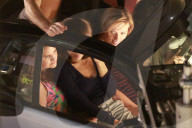 PEOPLE - Scarlett Johansson steht für "Rock that Body" vor der Linse