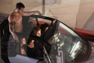 PEOPLE - Scarlett Johansson steht für "Rock that Body" vor der Linse