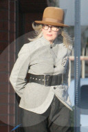 PEOPLE - Diane Keaton's Hund trägt einen Kragen