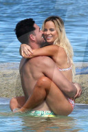 PEOPLE - Amanda Stanton und Josh Murray turteln heftigst im Mexiko