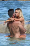 PEOPLE - Amanda Stanton und Josh Murray turteln heftigst im Mexiko