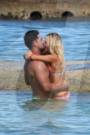 PEOPLE - Amanda Stanton und Josh Murray turteln heftigst im Mexiko