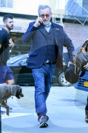 PEOPLE - Steven Spielberg geht mit dem Hund Gassi