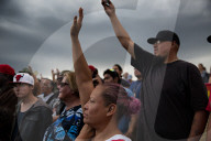 NEWS - North Dakota: Proteste gegen die Pipeline im 'Sacred Stones Camp'