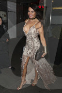 PEOPLE - Wohl absichtlicher Busenblitzer! Lizzie Cundy an den ShowBiz Awards in London