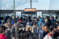 NEWS - Grossbritannien: Jugendliche aus dem 'Jungle Camp' in Calais treffen in London ein