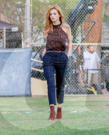 PEOPLE - Bella Thorne auf dem Set zu "Famous Love" in Los Angeles