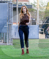 PEOPLE - Bella Thorne auf dem Set zu "Famous Love" in Los Angeles