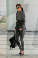 PEOPLE - Leather-Girl: Halle Berry auf dem Weg zum Meeting