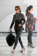 PEOPLE - Leather-Girl: Halle Berry auf dem Weg zum Meeting