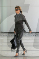 PEOPLE - Leather-Girl: Halle Berry auf dem Weg zum Meeting