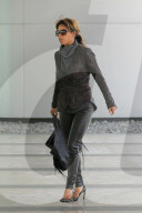 PEOPLE - Leather-Girl: Halle Berry auf dem Weg zum Meeting