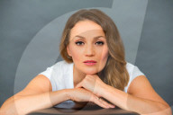 PORTRAIT -  Ina Menzer 