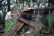 NEWS - Taifun 'Sarika' fegt über Südostasien