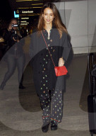 PEOPLE - Jumpsuit Girl: Jessica Alba landet in Los Angeles