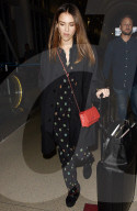 PEOPLE - Jumpsuit Girl: Jessica Alba landet in Los Angeles