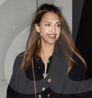 PEOPLE - Jumpsuit Girl: Jessica Alba landet in Los Angeles