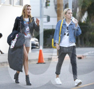 EXC: MILEY CYRUS SHOPPING WITH HER FRIEND