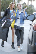 EXC: MILEY CYRUS SHOPPING WITH HER FRIEND