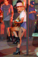 PEOPLE - Lady Gaga dreht nachts einen Werbespot in eigener Sache