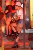PEOPLE - Lady Gaga dreht nachts einen Werbespot in eigener Sache