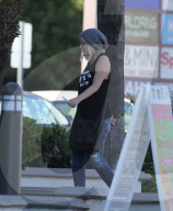 PEOPLE - Die schwangere Torri Spelling in LA unterwegs