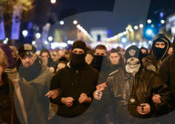 NEWS - Paris: Polizisten protestieren für bessere Arbeitsbedingungen