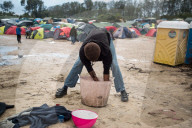NEWS - Calais: Heftige Unruhen im "Dschungelcamp"